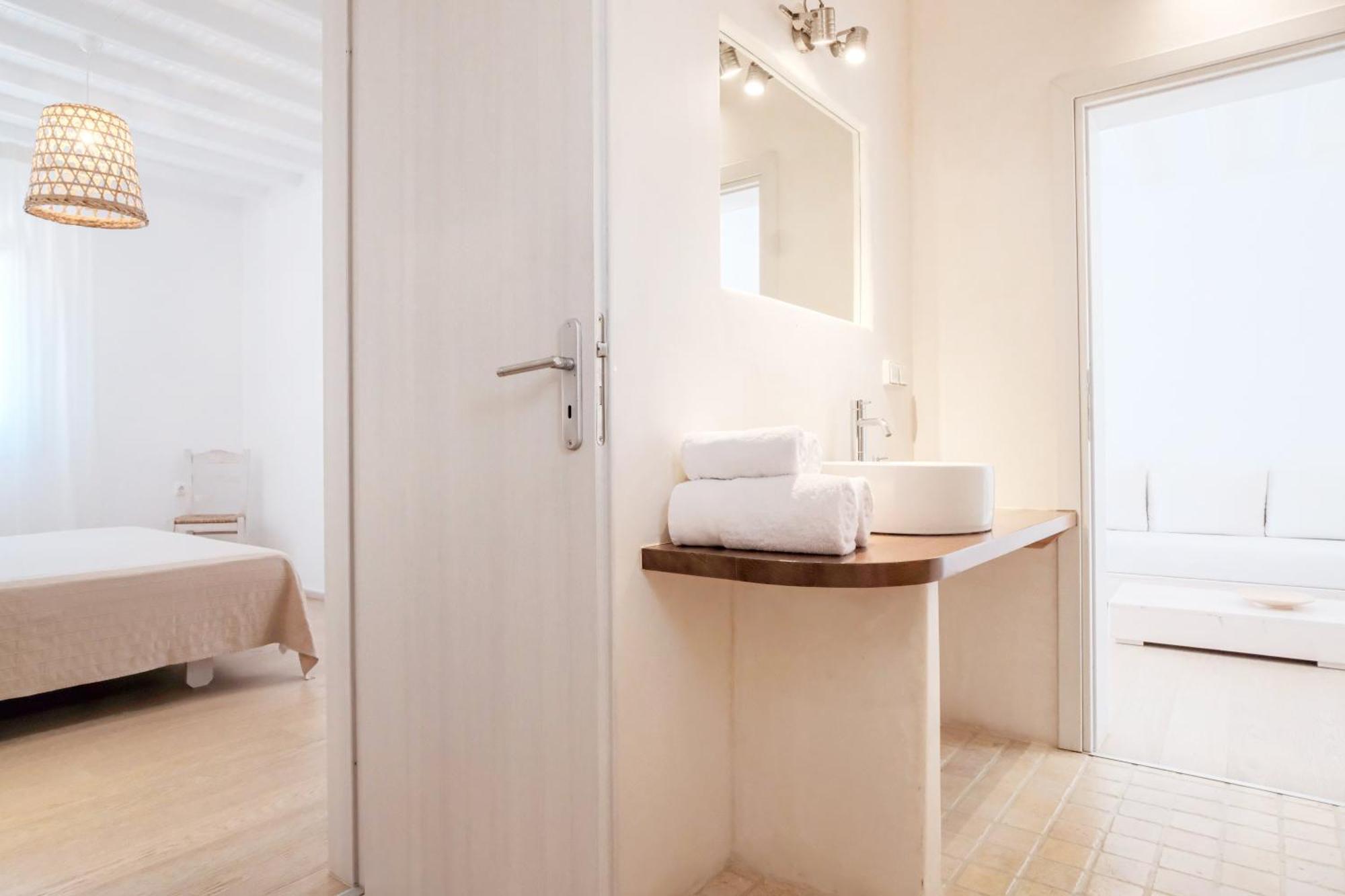 Baba * Houlakia (Mykonos)